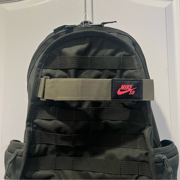 Nike Olive Green Backpack with Pink Logo - Picture 2 of 5